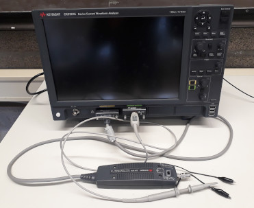 Current waveform analyzer